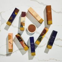 Coffret Cadeau Chocolat Chaud Saveurs Variées : Caramel Salé, Menthe Poivrée & Vanille Française – Boîte Cadeau avec Nœud – 9 Assortiments