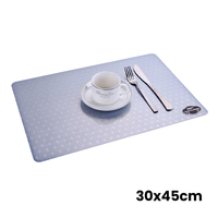 Napperons rectangulaires RNPT Starry Silver en PVC 30x45cm à petits pois et coins arrondis pour tables de banquet