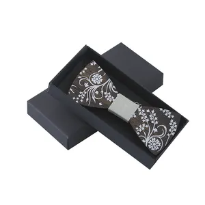 गर्म शैली कस्टम मुद्रित लकड़ी धनुष टाई और समायोज्य काले लोचदार पट्टियों के साथ