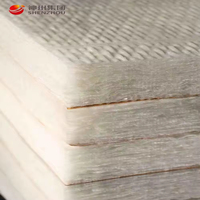 Couverture en laine de verre blanche écologique, feuille industrielle avec isolation thermique et absorption acoustique pour applications en entrepôt