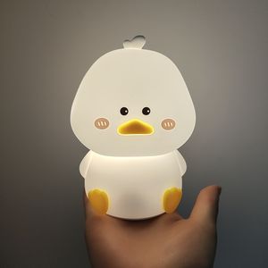Veilleuse LED en forme de canard mignon, lampe pour enfants en silicone souple, commande tactile, changement de couleur avec mode RGB automatique, rechargeable par USB - Product Image 4