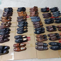 Vente en gros de chaussures en cuir pour hommes d'occasion bien nettoyées et polies bottes en cuir pour hommes d'affaires chaussures de ville bon marché de haute qualité
