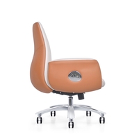 Chaise de bureau de direction moderne en cuir de grande taille avec dossier moyen, réglable et à roulettes