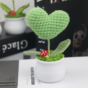 Corazón de Ganchillo Hecho a Mano, Maceta con Forma de Amor Amigurumi de 5 cm, para Decoración de Regalos de San Valentín o Bodas - Product Image 4