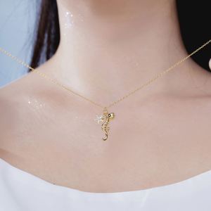 Collier Pendentif Dylam Collection Exclusive Été en Argent S925 Émaillé avec Zirconia 5A, Motifs Hippocampe Océanique, Étoile de Mer Maléfique et Yeux Bleus - Product Image 2