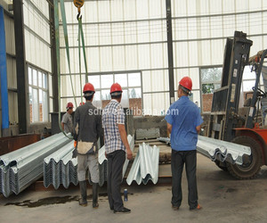 Barrières de sécurité routière en acier galvanisé à chaud, barrières anti-choc <span class=keywords><strong>Armco</strong></span>, barrières de bord de route, fabricant direct - Product Image 6