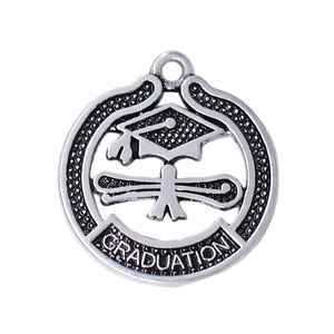 Accessoires rétro personnalisés étudiants école cadeaux Graduation Souvenir pendentifs sculpter lettre diplôme breloques - Product Image 5