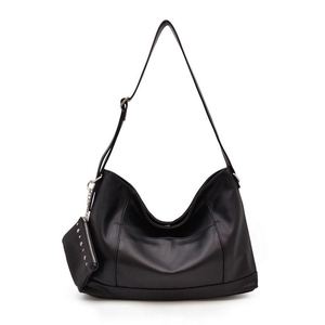 Sac à bandoulière tendance de style européen et américain pour femmes, sac à bandoulière portable en PU avec boucle - Product Image 1