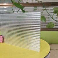 Robustes doppelwandiges Kristall 6mm Polycarbonat-Hohl blech Mehr schicht iges matti ertes Design Moderner Stil für Hotel-PC-Material dächer