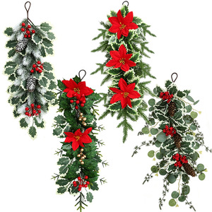 Guirlande suspendue de Noël en rotin artificiel avec baies de poinsettia, décoration murale, ornement de fête, décoration suspendue - Product Image 1