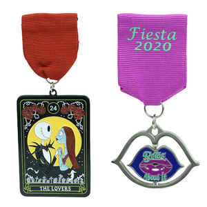 Médaille <span class=keywords><strong>en</strong></span> alliage de <span class=keywords><strong>zinc</strong></span> avec impression UV, collier à cordon, moulage sous pression, forme personnalisée, thème animal/croix ange, gravure pour l'occasion de Noël - Product Image 2