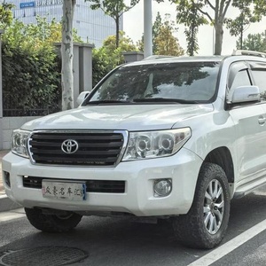 Toyota Land Cruiser 4x4 SUV tout-terrain d'occasion, année 2015, climatisation performante, intérieur et extérieur en parfait état, <span class=keywords><strong>film</strong></span> de protection complet de la carrosserie - Product Image 1
