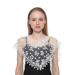 Donna donna <span class=keywords><strong>elegante</strong></span> triangolo scialle di pizzo floreale nappa <span class=keywords><strong>sciarpa</strong></span> avvolge sciarpe di Mantilla triangolari nere - Product Image 2