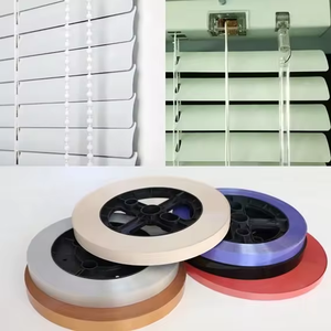 La lamelle en aluminium matérielle de store vénitien love les lamelles aveugles en aluminium de <span class=keywords><strong>25</strong></span> <span class=keywords><strong>mm</strong></span> ont peint les lamelles vénitiennes adaptées aux besoins du client par couleur - Product Image 2