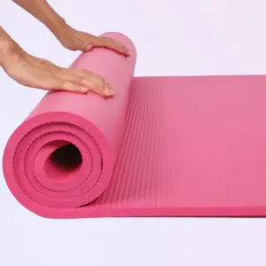 Hochwertige umwelt freundliche und geschmacklose Yoga matte Sit-up Yoga matte Großhandel billige Sportartikel Schaumstoff matte Yoga