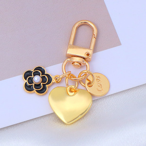 Porte-clés Cœur Métallique Adorable pour Étui <span class=keywords><strong>AirPods</strong></span>, avec Perle Camélia LOVE, Breloque Suspendue, Cadeau pour Couples - Product Image 4