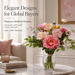 Arrangement <span class=keywords><strong>de</strong></span> pivoines et <span class=keywords><strong>de</strong></span> ranuncules artificielles roses <span class=keywords><strong>de</strong></span> qualité supérieure dans un vase en verre avec eau artificielle <span class=keywords><strong>pour</strong></span> la décoration <span class=keywords><strong>de</strong></span> table moderne à la maison - Product Image 1