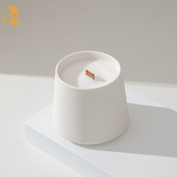 Saint Valentin nouveau design étiquette personnalisée forme unique couleur blanche conteneur de bougie décoration de la maison de luxe pot de bougie en céramique