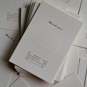 Cartes d'invitation de mariage personnalisées avec logo découpé, dorure à chaud, papier d'art, impression typographique, design <span class=keywords><strong>totem</strong></span> coloré pour événements de mariage de luxe - Product Image 1