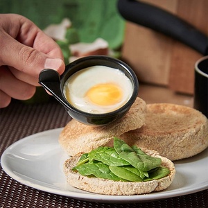 Le braconnier d'œufs en acier inoxydable peut mettre quatre œufs pochés cuiseur sans PFOA de qualité alimentaire avec spatule - Product Image 4