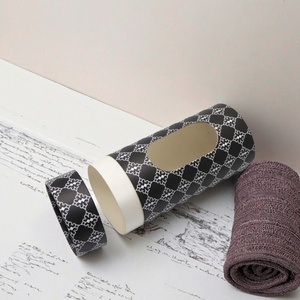 Boîte Cadeau Spécialisée en Carton Recyclable pour Emballage Cylindrique en Papier avec Fenêtre Transparente pour Aliments et Vêtements - Product Image 2