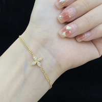 Expédition rapide Style européen et américain bijoux de mode 18K or chanceux quatre feuilles trèfle bracelet à breloques pour femmes accessoires