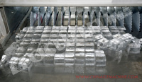 Machine industrielle de découpe horizontale de blocs de glace en acier inoxydable avec lame de scie haute vitesse, capacité de 1000 kg