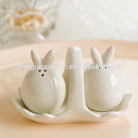 Salt und Pepper Shaker Animal Bunny Shape Ceramic Cute Wedding Favors Herb & Spice Tools Box Restaurant 15.2*8*9.5cm Everyday