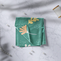 Foulard en soie Bandana en satin Foulard en soie pour femme Accessoire chic qui complète les robes Blouses Vestes et vêtements décontractés