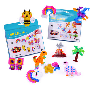 ชุดของเล่น DIY สำหรับเด็ก ขายส่ง ลูกปัดรีดร้อนหลากสีขนาด 5 มม.  แบบ Perler Hama Beads บรรจุกล่องสีสันสวยงาม เหมาะสำหรับเป็นรางวัลหรือของขวัญสำหรับโรงเรียน ผลิตจากวัสดุ PE - Product Image 2