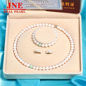 प्राकृतिक मोती हार के दौर में उराल्ड ने मां के जन्मदिन पर मां को दिया उपहार - Product Image 1