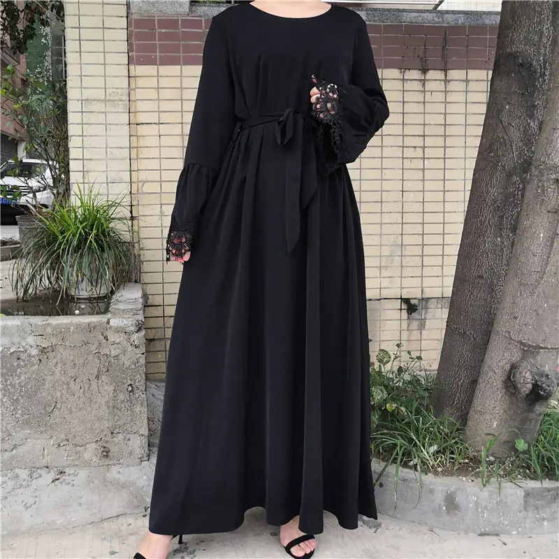 Abaya เดรสยาวสำหรับผู้หญิงมุสลิม,ชุดเดรสสีดำเรียบง่ายแบบ Abaya มีแถบลูกไม้สีดำ