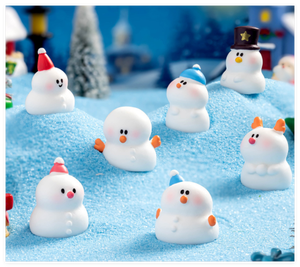 Natale fortunato giochi da tavolo in miniatura oggetti artigianali in resina Xmas 3D pupazzo di neve con cappello persone scultura ornamento giocattolo per bambini - Product Image 3