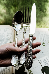 Juego de Cubiertos Reutilizables de Alta Gama, Cuchara, Tenedor y Cuchillo, Juego de Cubiertos de Acero Inoxidable Martillado para Hotel y Bodas - Product Image 4