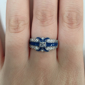 Anillo con Acento de Cristal en Forma de X para Mujer, Tono Plateado, Estilo Minimalista, Accesorio Diario - Product Image 2
