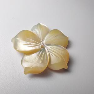 Shiny Natural Handcraft F6 Flower Shape Carved Golden MOP Loose Gemstone Semi-finished For Design - Product Image 2