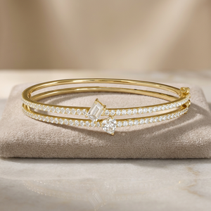 Pulseras de Oro de 18K para Mujer con Colgante de Corazón de Diamante Corte Esmeralda y Zirconia Engastada en Canal, Joyería de Moda - Product Image 3