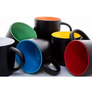 Tazza in ceramica nera con interno colorato, merchandising personalizzato - Product Image 2