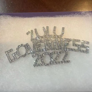 Broches personalizados Zulu Governess Zulu Governor 2026 año claro diamantes de imitación broche solapa Pin joyería - Product Image 1