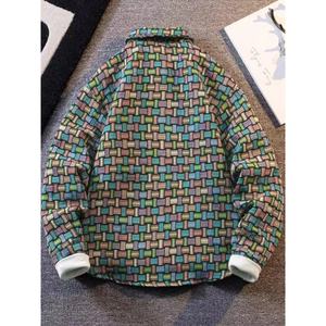 Veste à motif tissé coloré pour homme - Vêtement d'extérieur décontracté à col rabattu et manches longues avec une coupe ample et un design artistique Fabricant de vestes - Product Image 4