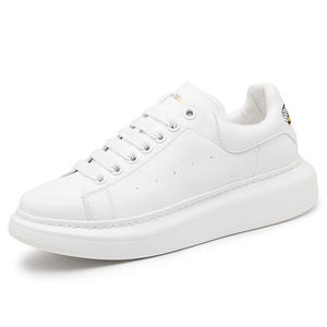 Vente en gros de chaussures de luxe pour femmes de la meilleure qualité fabriquées à Guangzhou baskets pour femmes en <span class=keywords><strong>cuir</strong></span> véritable abeille <span class=keywords><strong>blanche</strong></span> plate-forme bon marché - Product Image 4