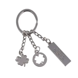 A Four-leaf Clover Key Ring For Good Luck Key Chains Metal Crafts Carabiner For Metal Keychain Lucky Plant Clover Keychain