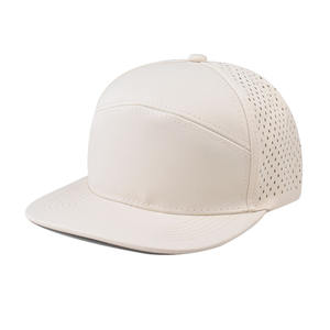 Casquette Snapback Hip Hop Personnalisée Imperméable 100% Polyester Vierge 6 Panneaux Broderie Personnalisée Chaînes Visière Plate Perforations Laser - Product Image 1