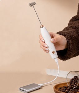 Espumador de Café Eléctrico Portátil con Batidor, Espumador de Leche Ligero y Mezclador de Bebidas, Batidor Manual para Café y Leche para Lattes Cremosos - Product Image 5