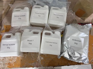 Huile de parfum de haute qualité à base de Musc-T et d'Éthyl Brassylate (CAS 105-95-3) pour la fabrication de parfums haut de gamme, vente en gros, 1KG - Product Image 3