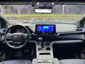 <span class=keywords><strong>Vitara</strong></span> Modello 2016 2.5L Ibrida SUV Automatica con Sedili in Pelle, Tetto Panoramico e Telecamera Posteriore a 360° - Product Image 5
