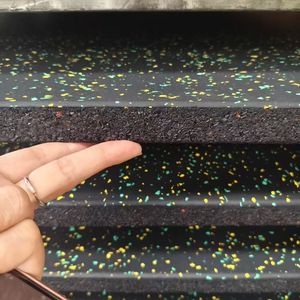 Revêtement de sol en caoutchouc <span class=keywords><strong>pas</strong></span> <span class=keywords><strong>cher</strong></span> pour salle de sport, tapis de fitness pour usage intérieur/extérieur, épaisseur 20 mm - Product Image 6