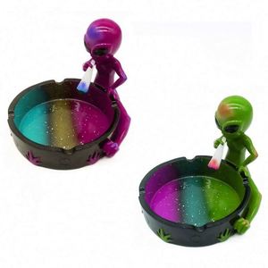 Cenicero de Resina con Diseño Creativo de Alien, Accesorio para Fumar Cigarrillos y Tabaco - Product Image 1