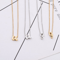 Venta al por mayor de acero inoxidable personalizado letras minúsculas colgante Collar chapado en oro 18K pareja nombre letras iniciales para regalo