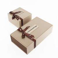 Coffret cadeau de luxe personnalisé avec ruban brun, emballage festif en carton premium avec compartiments